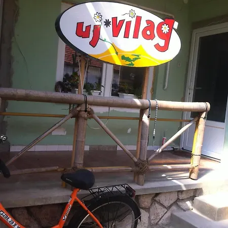 Ui Vilag Alojamento de Acomodação e Pequeno-almoço Harkány
